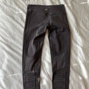 Alo Yoga grey Leggings!